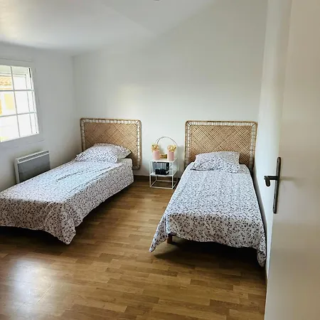 Les Terrasses De La Moine Apartment *